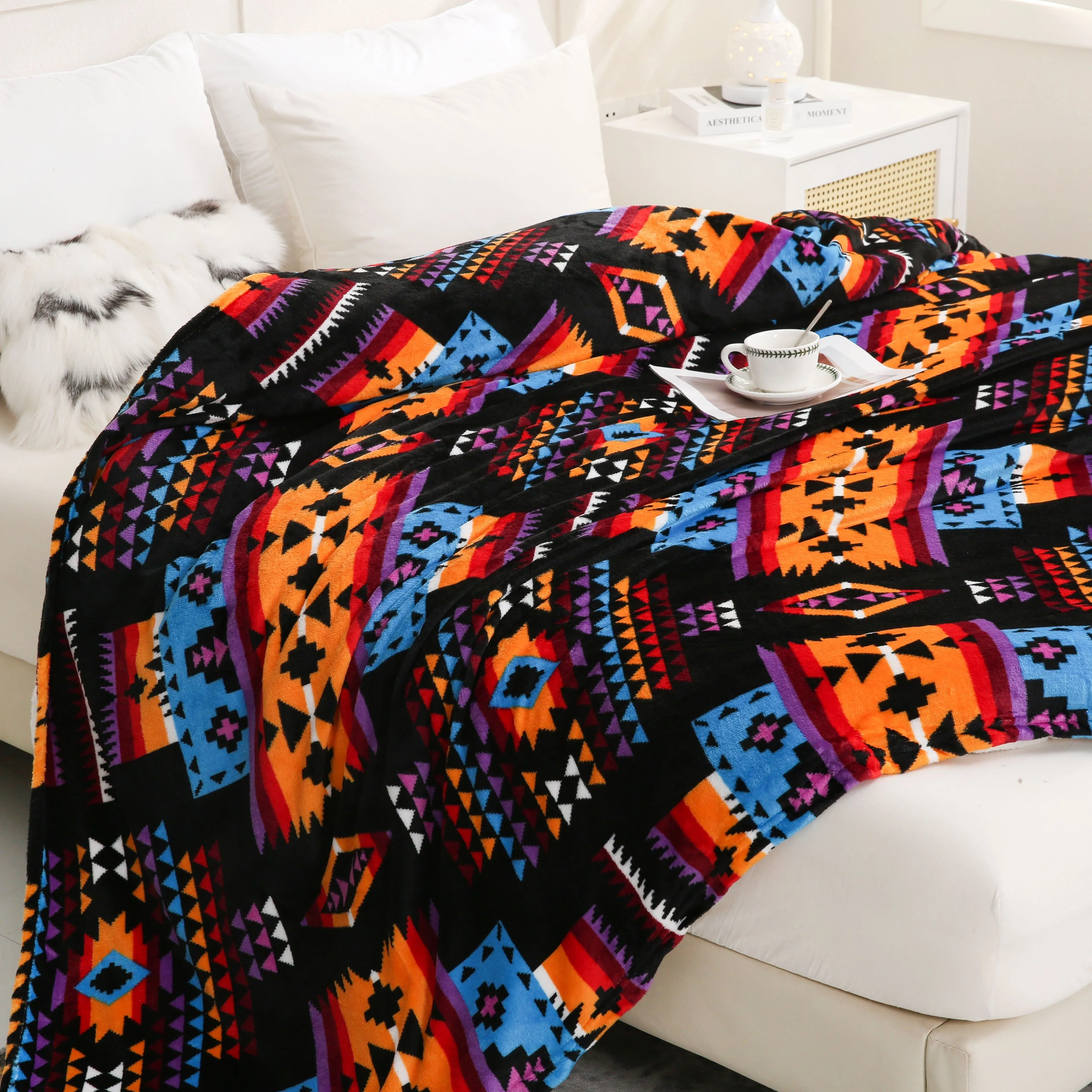 1pc 200GSM Flannel Printed Blanket Autumn And Winter Southwestern  Geometric Soft And Warm Nap Office Cover