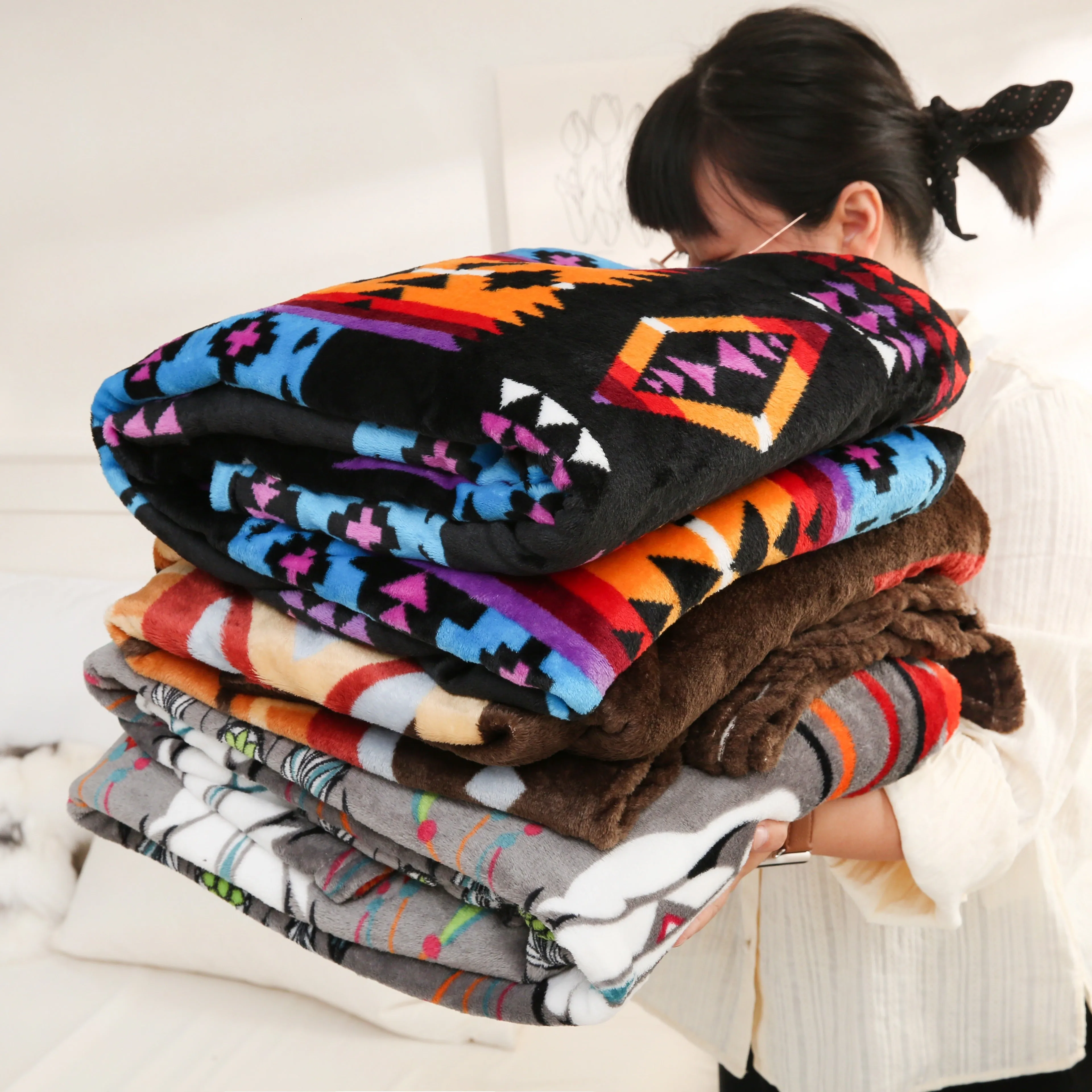 1pc 200GSM Flannel Printed Blanket Autumn And Winter Southwestern  Geometric Soft And Warm Nap Office Cover