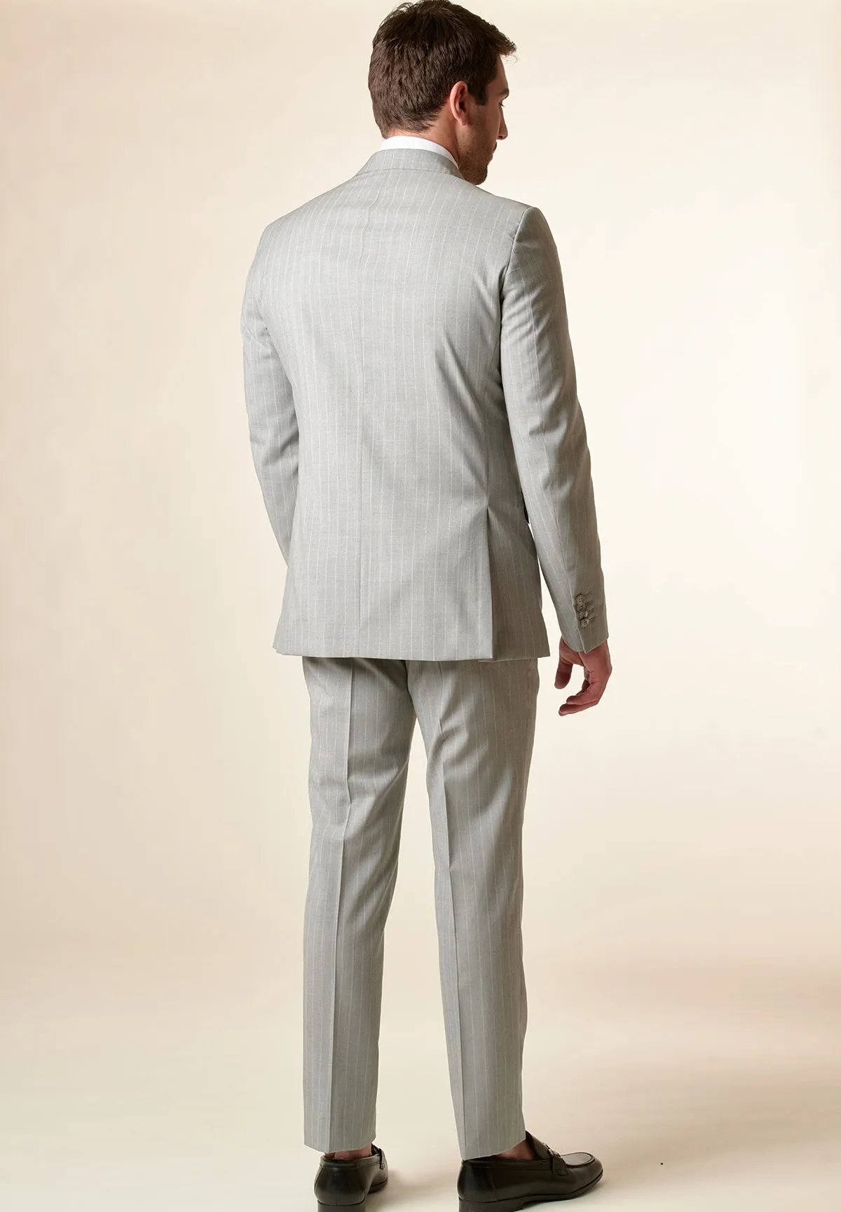 Abito grigio chiaro gessato slim fit lungo