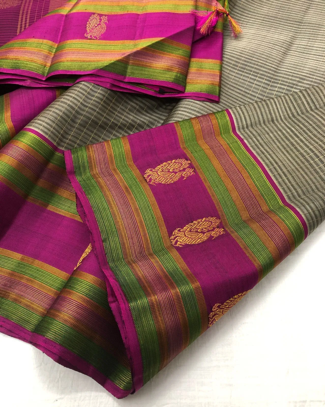 Jaya Bharathi , Pure Kanchipuram Silk Hand Woven 1G pure zari all over hand weaving Jari butta KORVAI rich pallu with contrast b