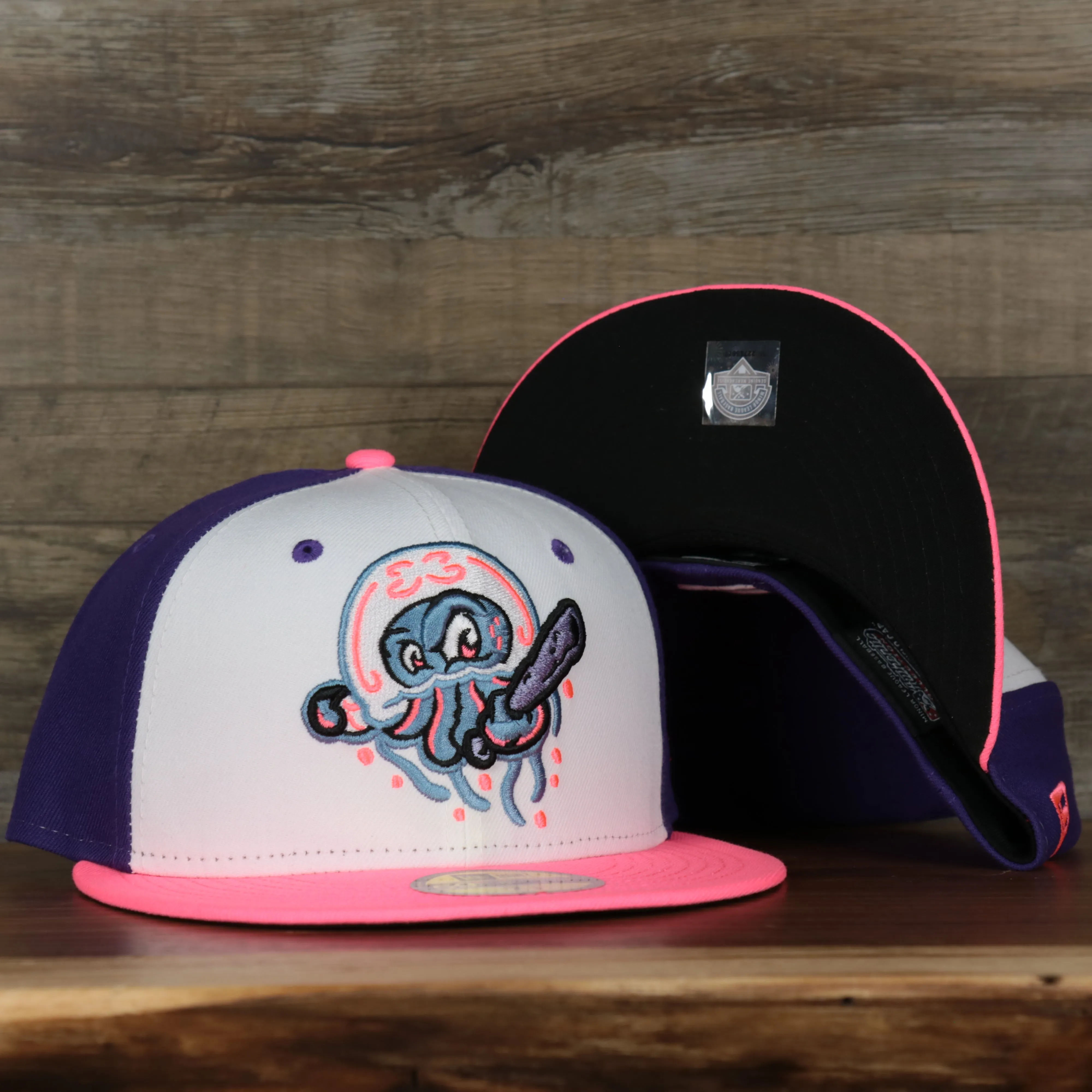 Jersey Shore Blue Claws 2022 Medusas de Jersey Shore Copa de la Diversion On-Field Black Bottom 5950 Fitted Cap | Purple/White