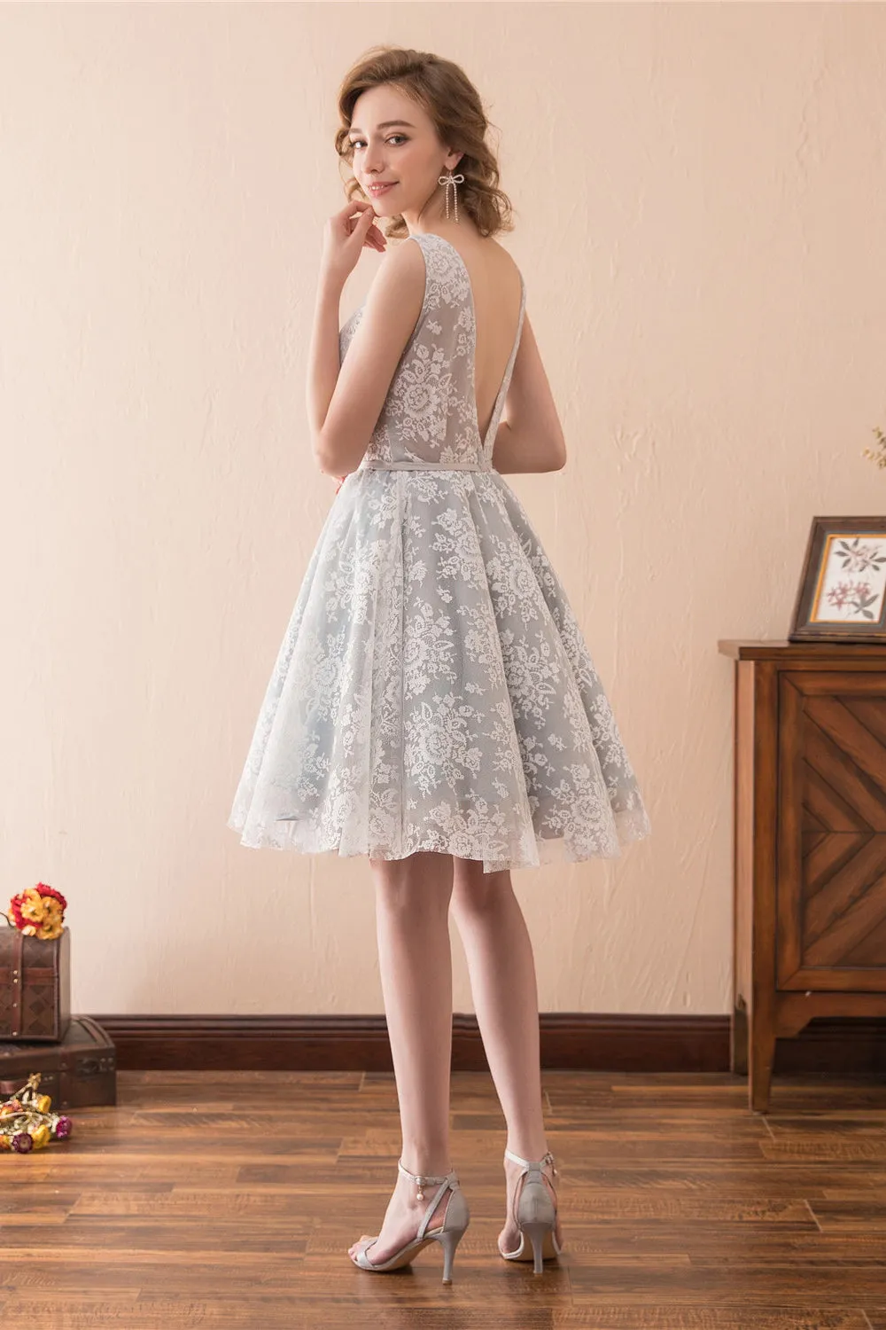 Lace V Neck Grey Short Homecoming Dresses with Ribbon