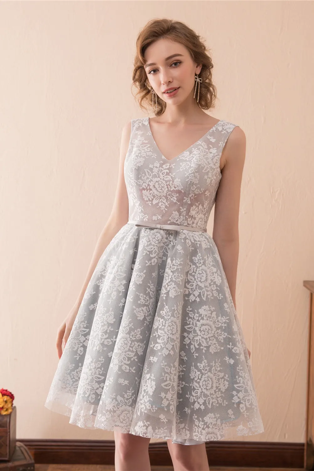 Lace V Neck Grey Short Homecoming Dresses with Ribbon