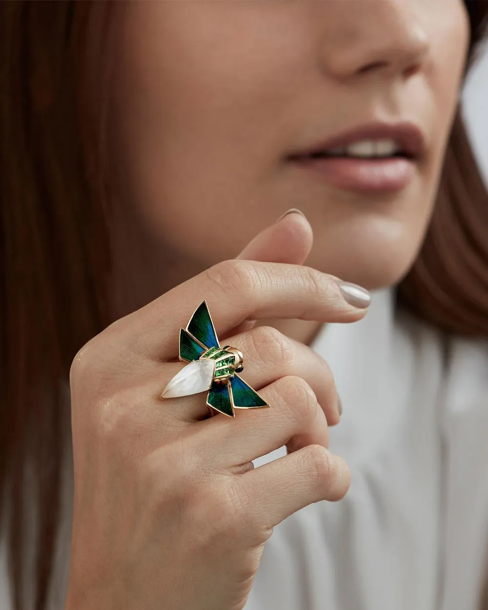 Mother of Pearl Jitterbug Cuckoo Bee Ring